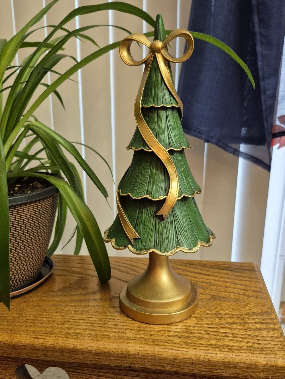 Gold-Trim Green Decorative Holiday Tree. NEW WITH TAGS